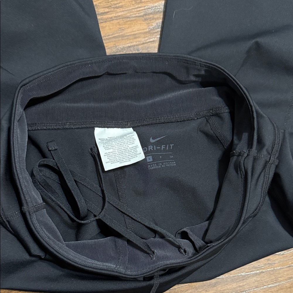 Nike Black Capris with White Logo - Picture 5 of 8